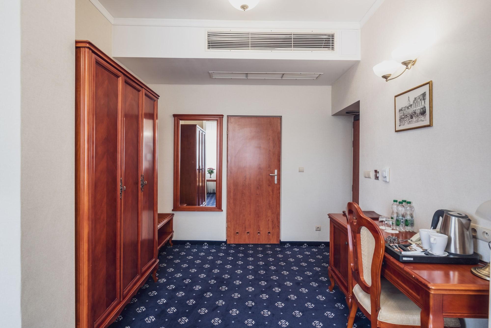 Hotel Europejski Centrum 3*